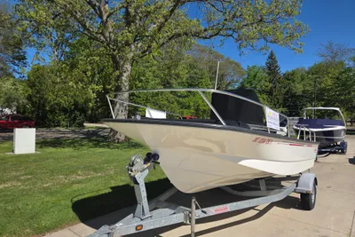 Boston Whaler 190 Montauk
