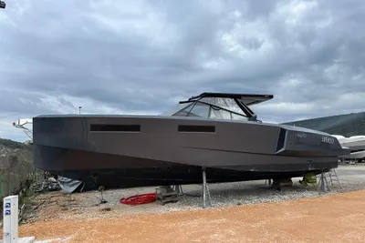 Evo Yachts R4