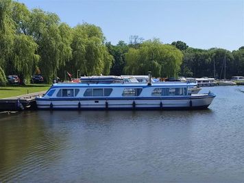Bahama 42