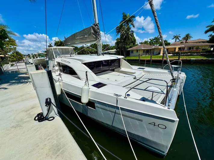 Voyager Yacht Photos Pics 