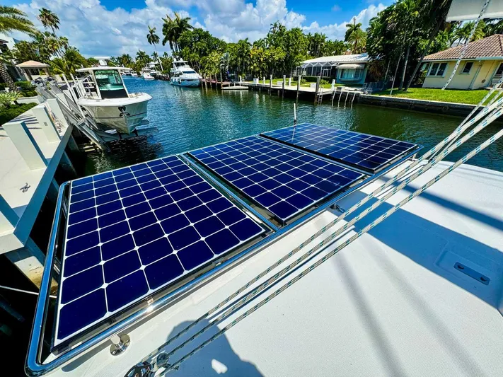 Voyager Yacht Photos Pics 