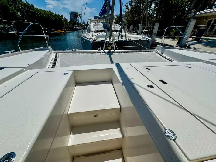 Voyager Yacht Photos Pics 