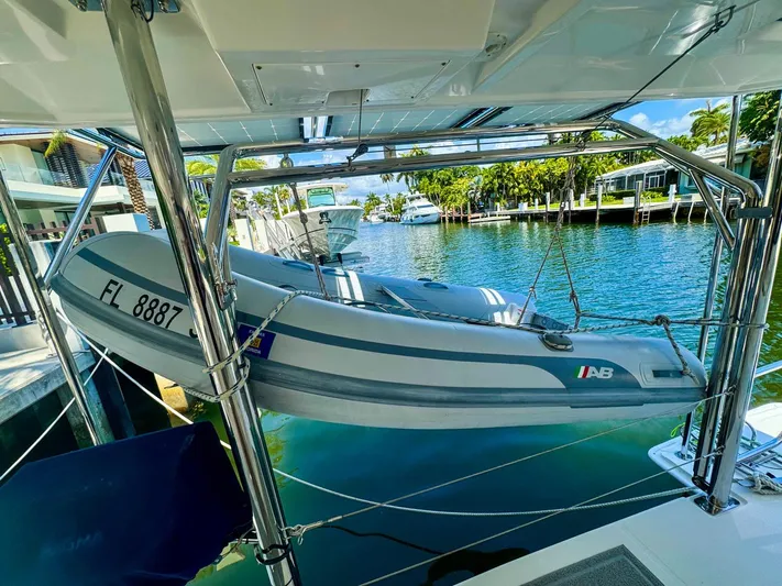 Voyager Yacht Photos Pics 