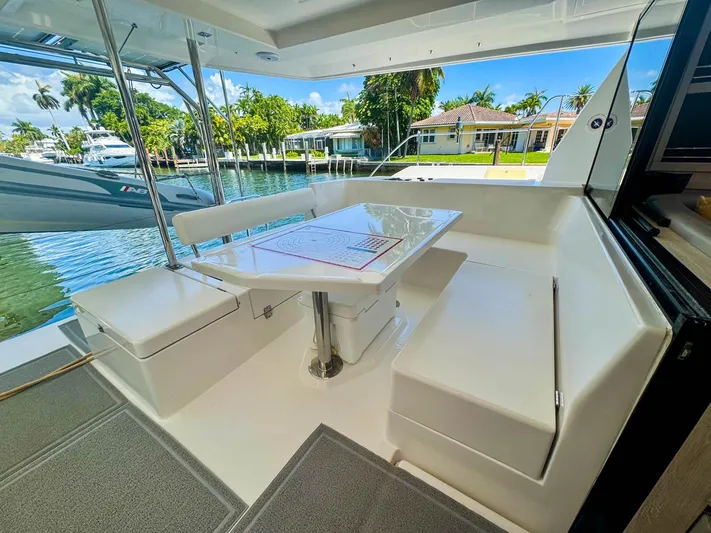 Voyager Yacht Photos Pics 