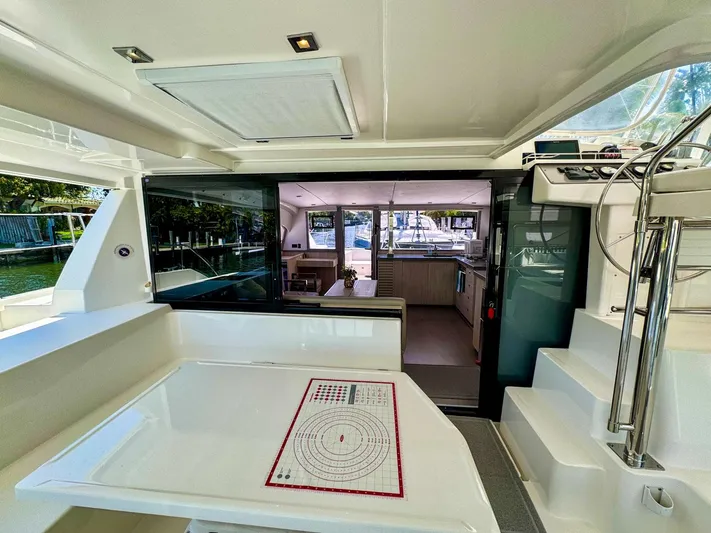 Voyager Yacht Photos Pics 