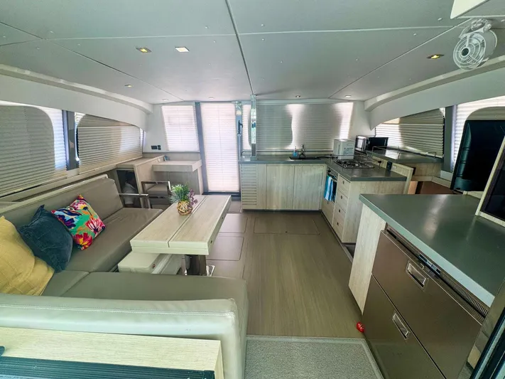 Voyager Yacht Photos Pics 