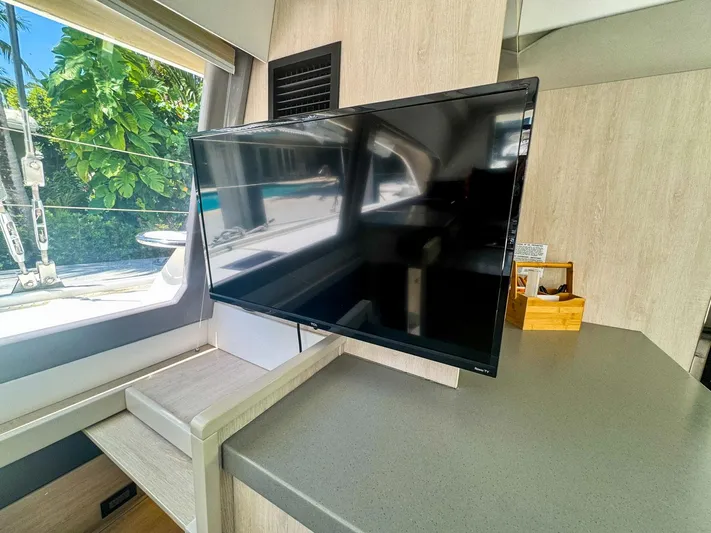 Voyager Yacht Photos Pics 