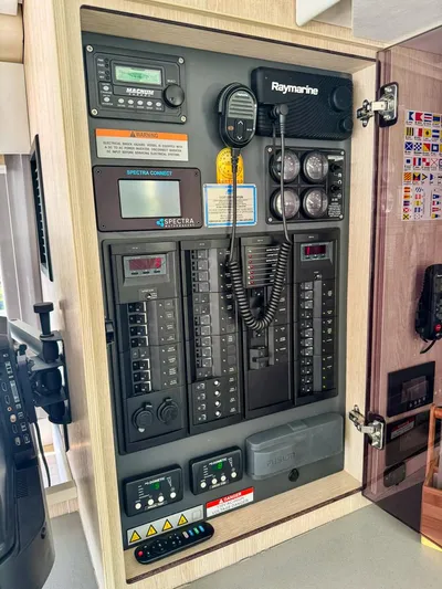 Voyager Yacht Photos Pics 