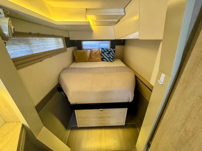 Voyager Yacht Photos Pics 