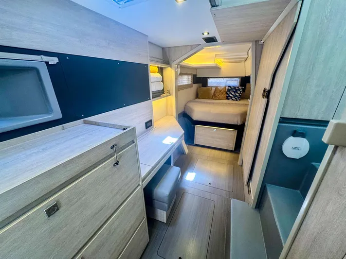 Voyager Yacht Photos Pics 