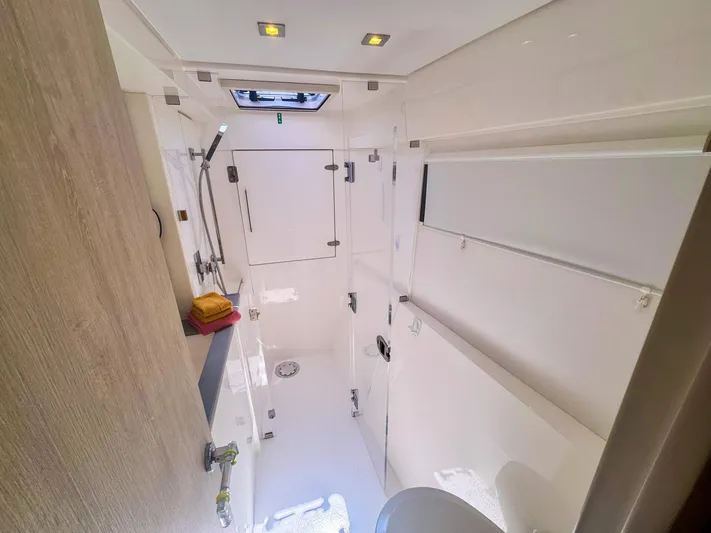 Voyager Yacht Photos Pics 