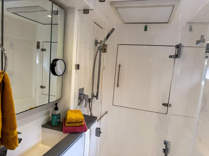 Voyager Yacht Photos Pics 