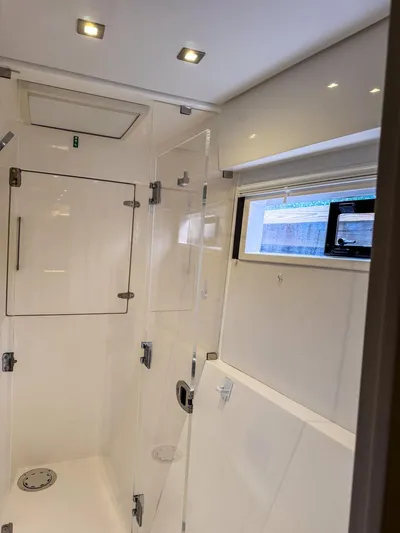 Voyager Yacht Photos Pics 