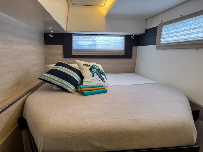 Voyager Yacht Photos Pics 