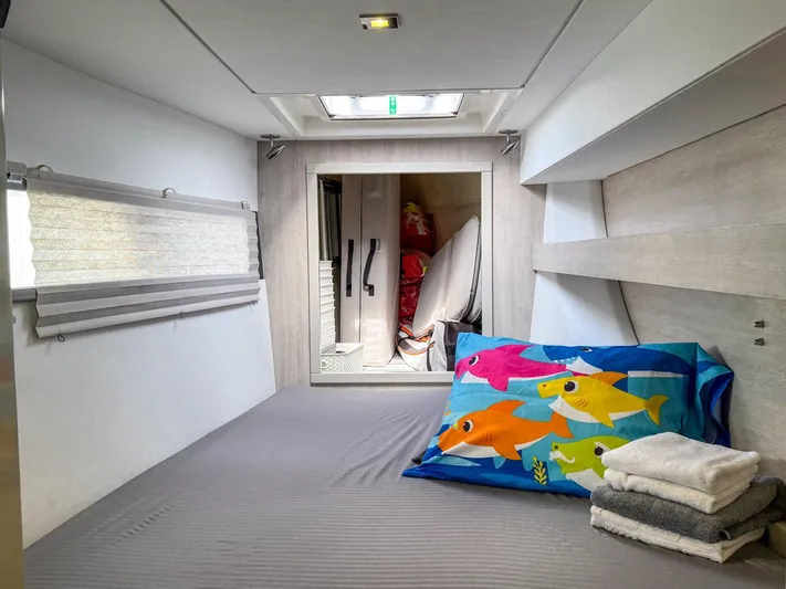 Voyager Yacht Photos Pics 