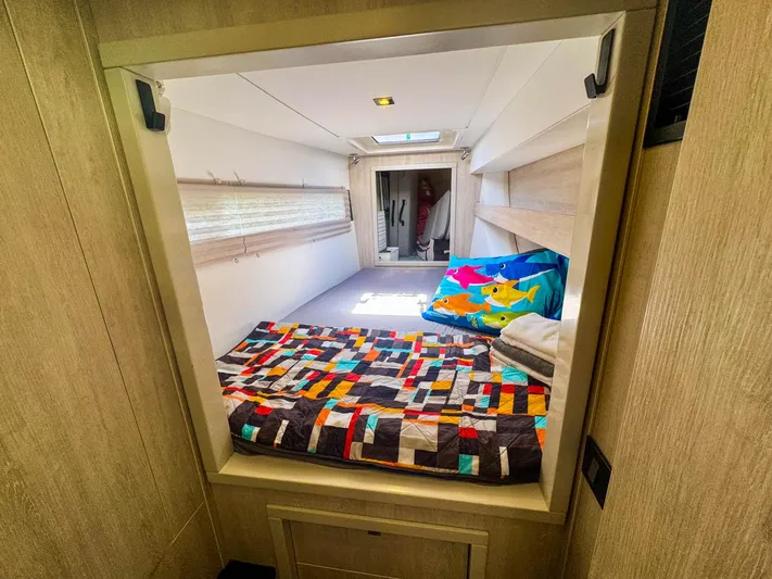 Voyager Yacht Photos Pics 