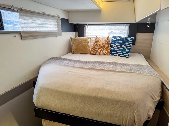 Voyager Yacht Photos Pics 