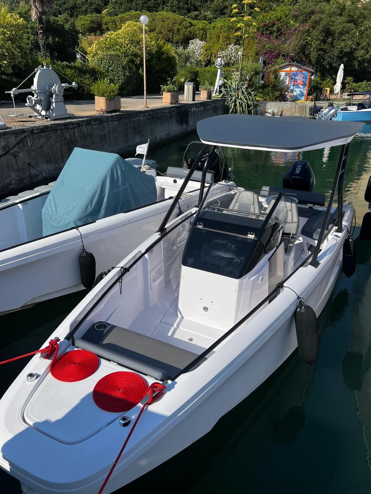 2023 Axopar 22 T - Top