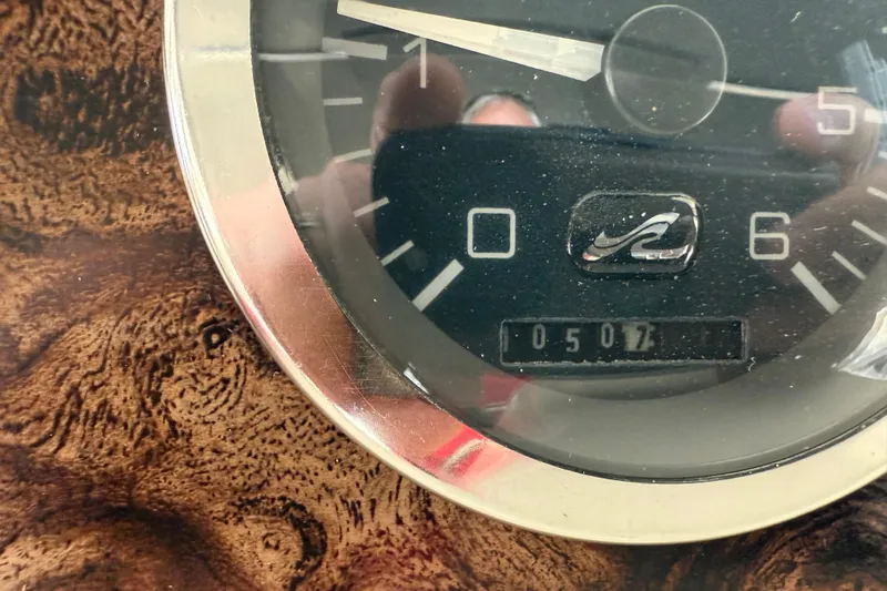  Yacht Photos Pics Close-up of 1997 Sea Ray 370 Aft Cabin boat gauge showing 507 hours.