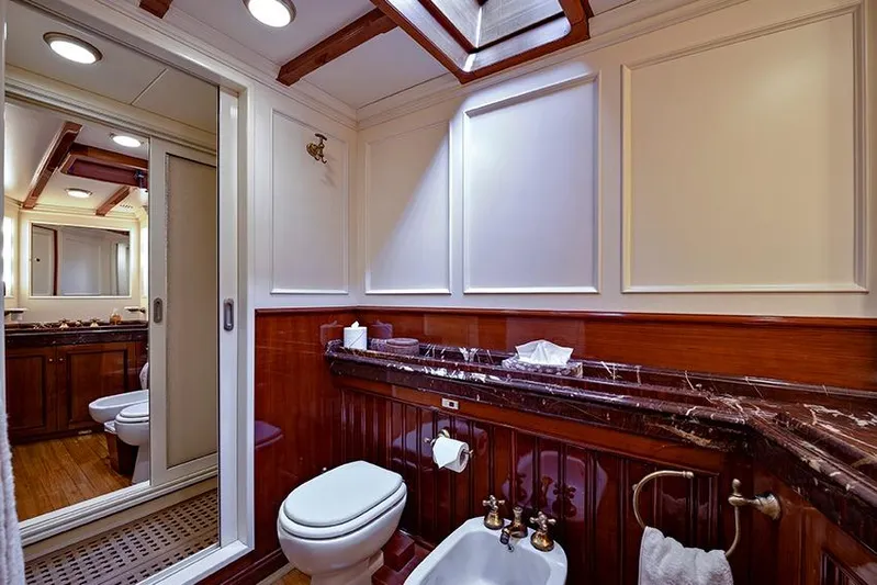 Invader Yacht Photos Pics Luxurious bathroom interior on 1905 Gaff Schooner by G. LAWLEY & Son Corporation.