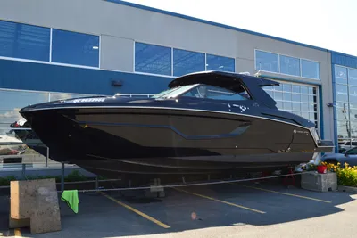 Cruisers Yachts 38 GLS