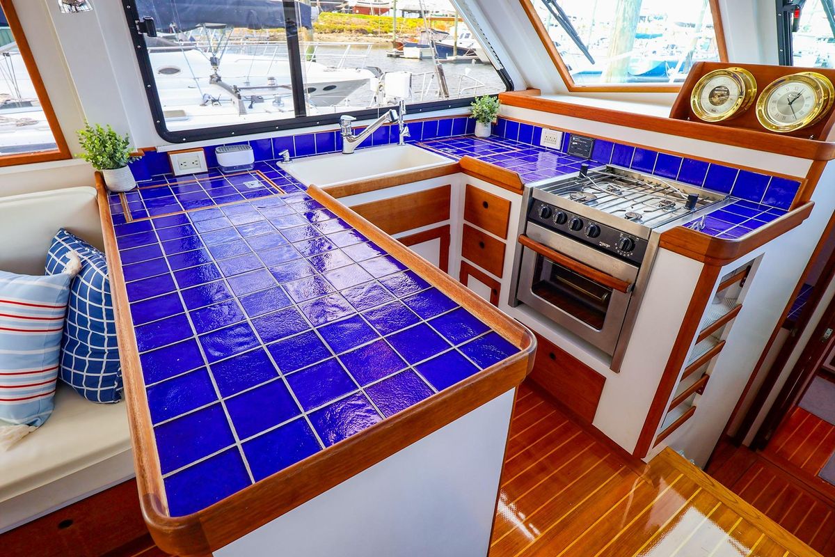 2005 New England Boatworks 45 