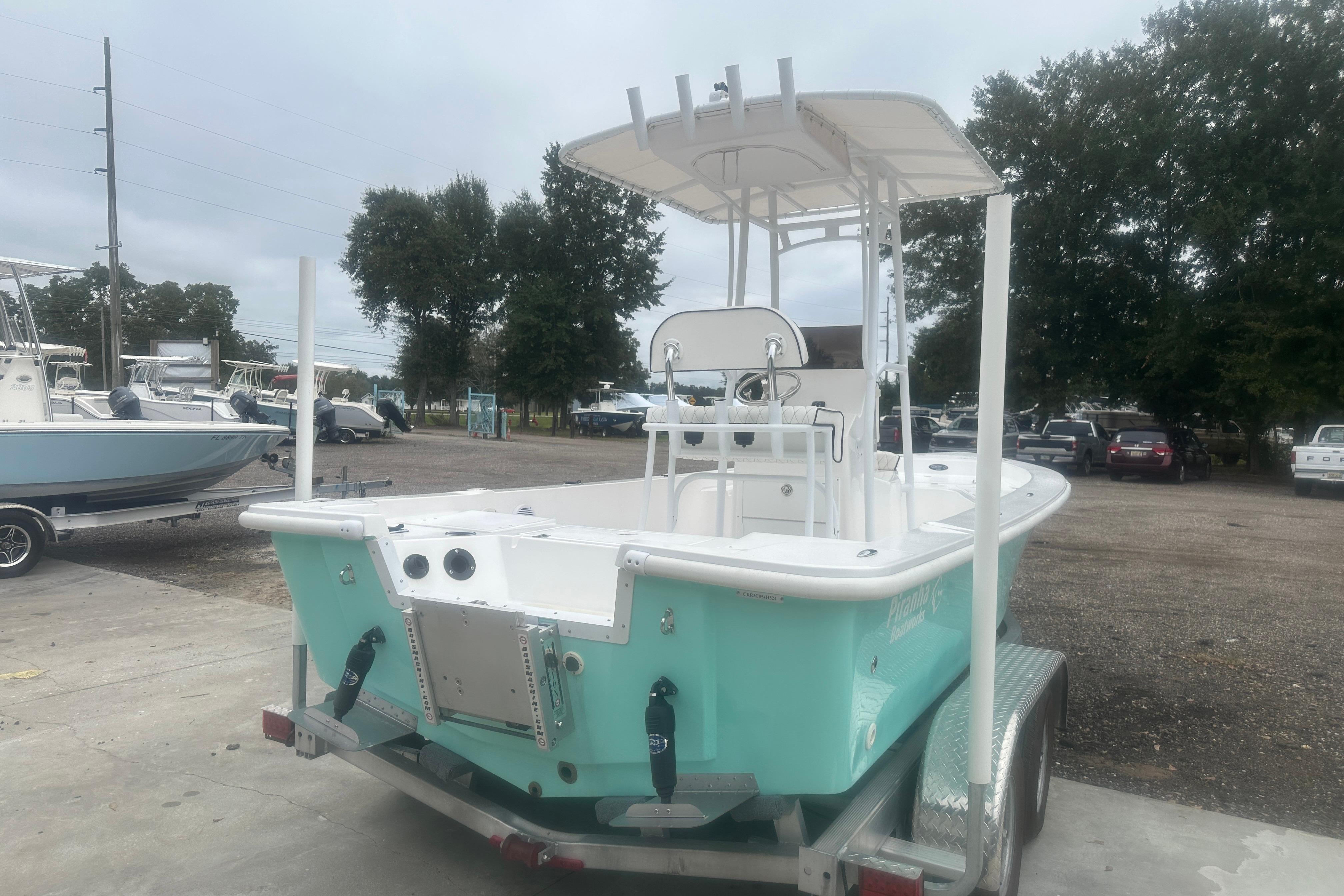 Piranha Casador B2200