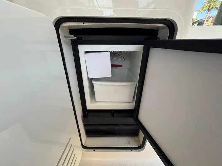 Last Mango Yacht Photos Pics Open storage compartment on 2007 Sea Ray 52 Sedan Bridge yacht.