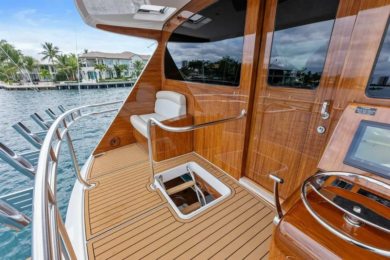 Pipe Dream Yacht Photos Pics 2022 Viking 68 Enclosed Bridge- PIPE DREAM- Mezzanine