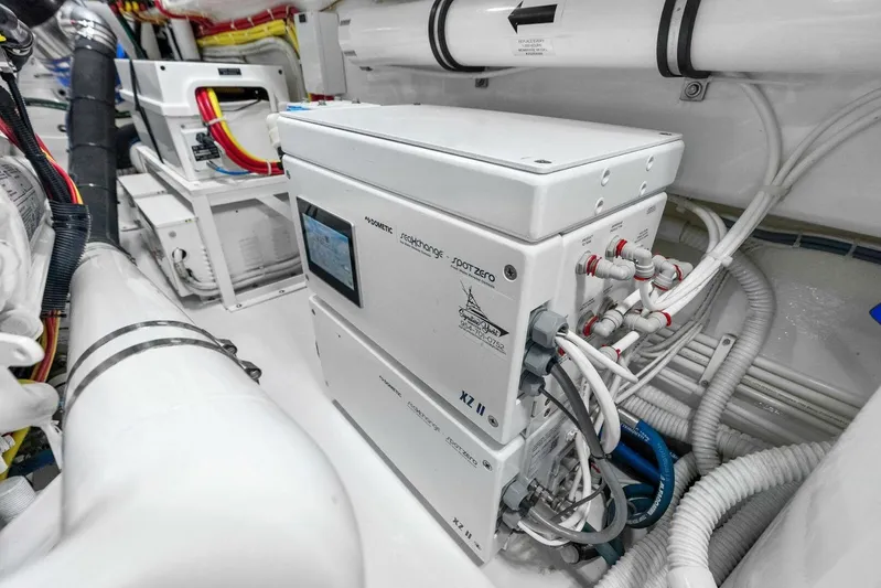 Pipe Dream Yacht Photos Pics 2022 Viking 68 Enclosed Bridge- PIPE DREAM- Engine Room