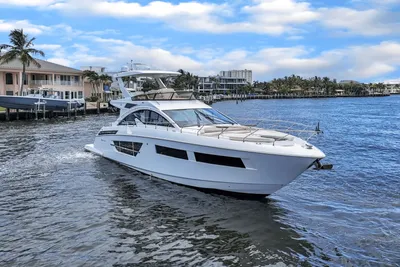 Cruisers Yachts 60 Fly