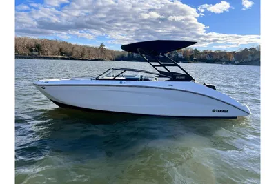 Yamaha Boats 252SE