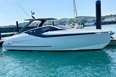 2023 Fairline F-Line 33