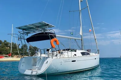 2011 Beneteau Oceanis 43 Owner's Version