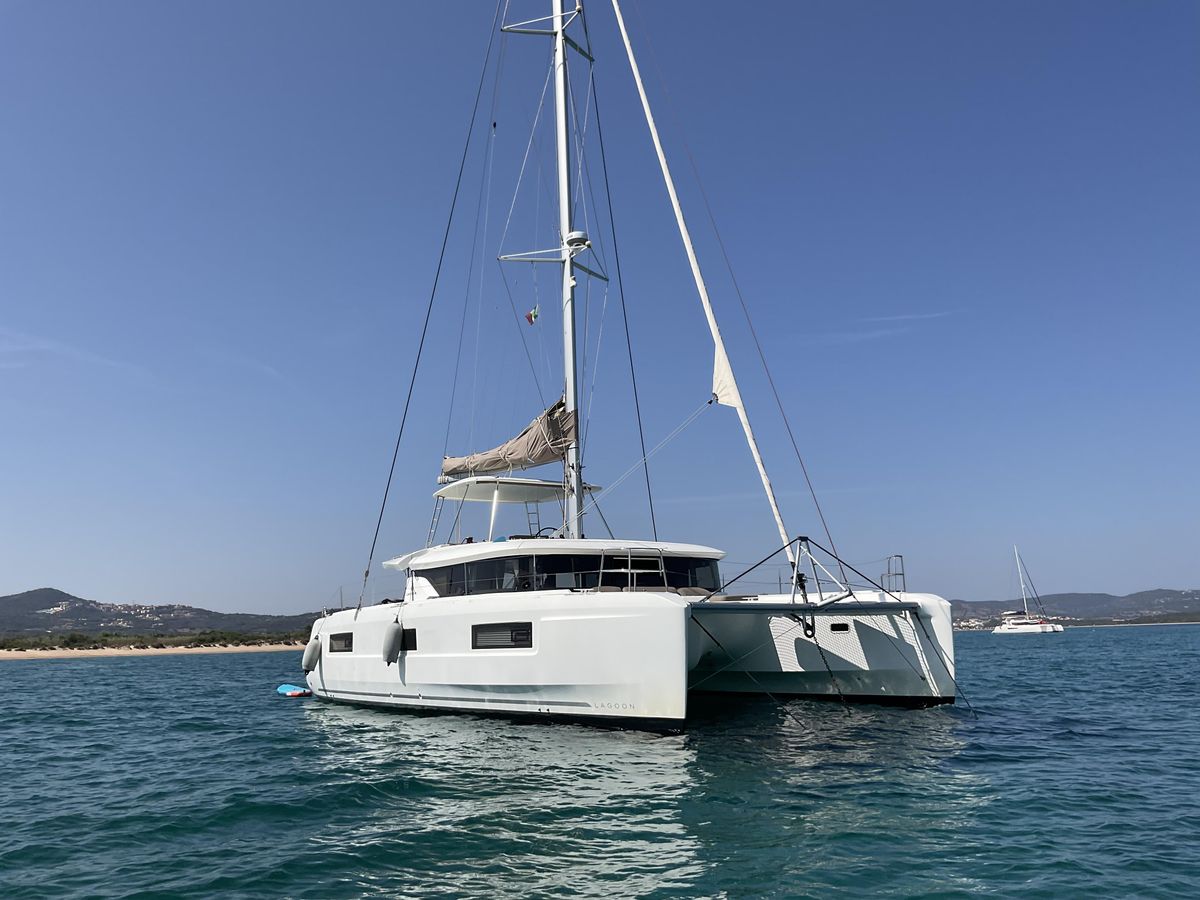 2021 Lagoon 45 