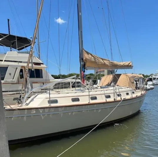 Petrel Yacht Photos Pics 