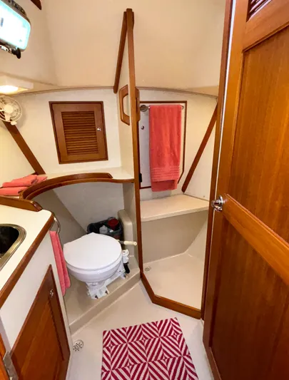 Petrel Yacht Photos Pics 