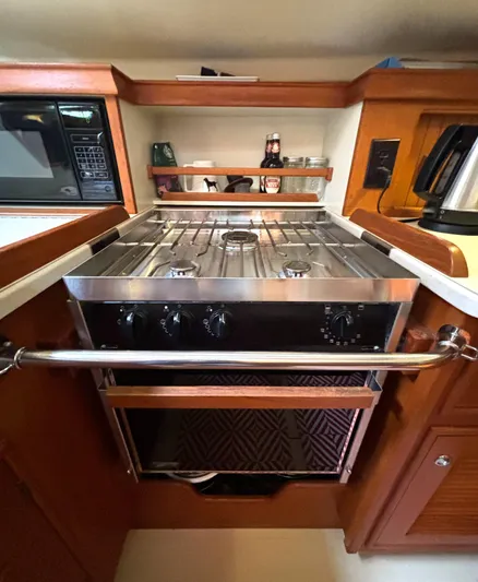 Petrel Yacht Photos Pics 