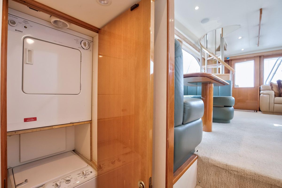 2002 Viking 61 