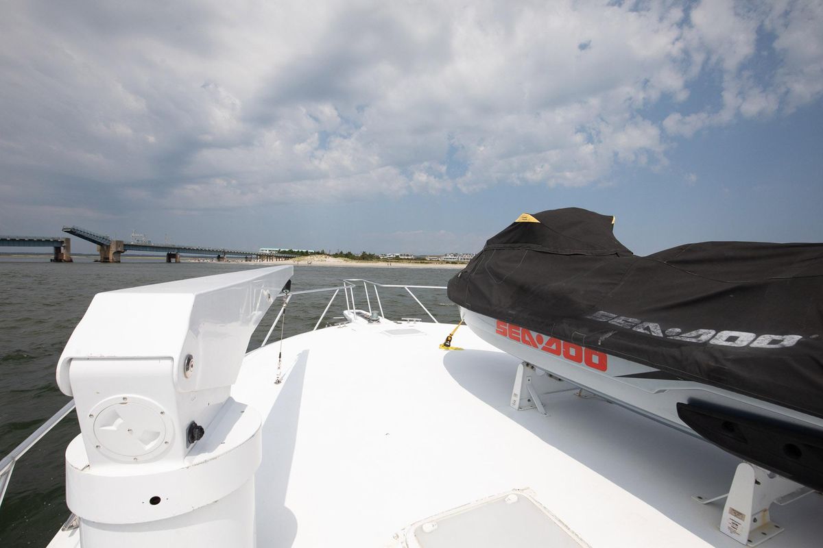 2002 Viking 61 