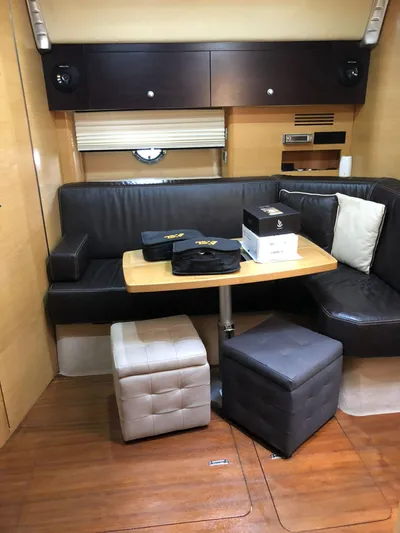  Yacht Photos Pics Interni 1.jpg