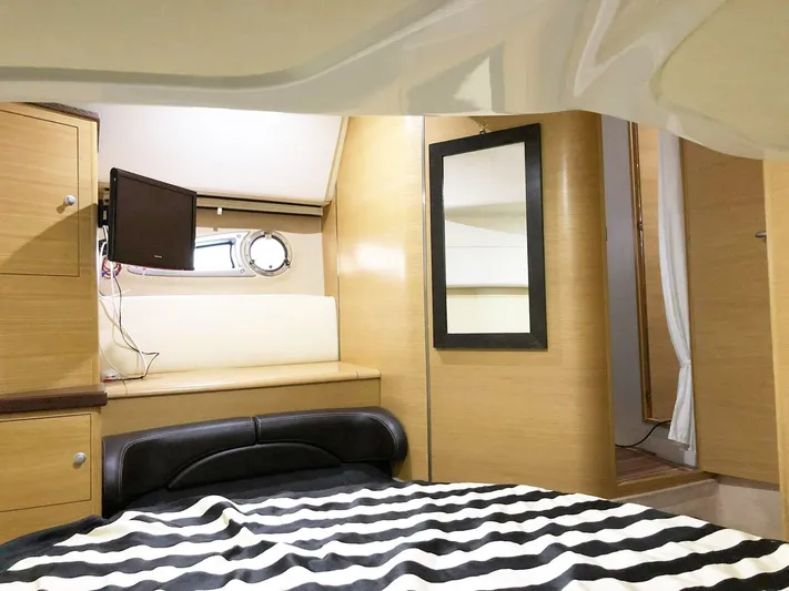  Yacht Photos Pics Interni 2.jpg