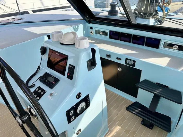 Starship Yacht Photos Pics Helm station of 2017 Gunboat 55 yacht with navigation equipment and controls.