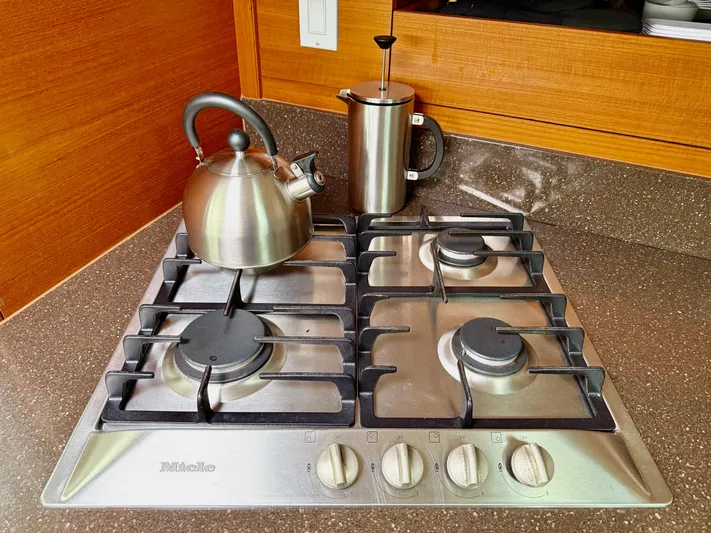 Starship Yacht Photos Pics Stainless steel stovetop with kettle and French press on Gunboat 55 yacht, 2017.