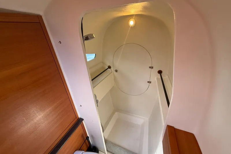 Starship Yacht Photos Pics Interior of 2017 Gunboat 55 yacht featuring a compact, modern shower area.