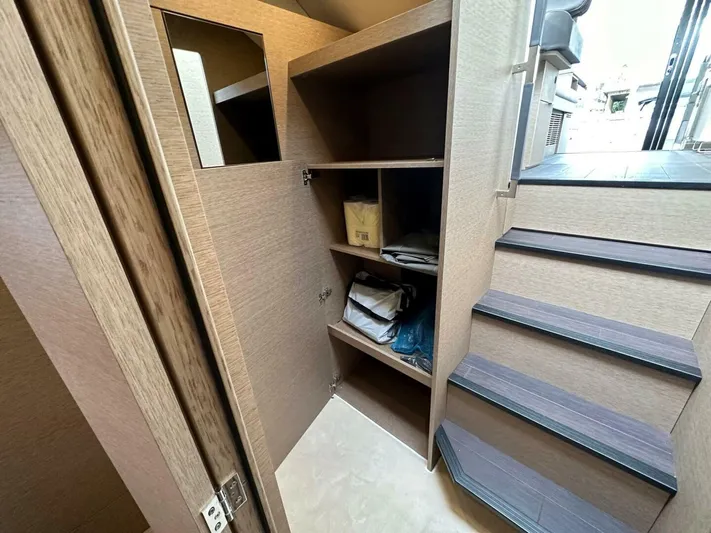  Yacht Photos Pics 2024 Prestige 420 - Image 9