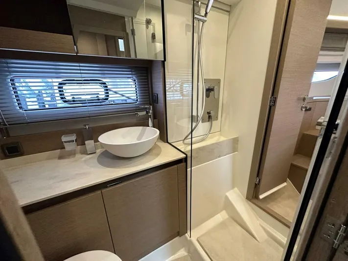  Yacht Photos Pics 2024 Prestige 420 - Image 14