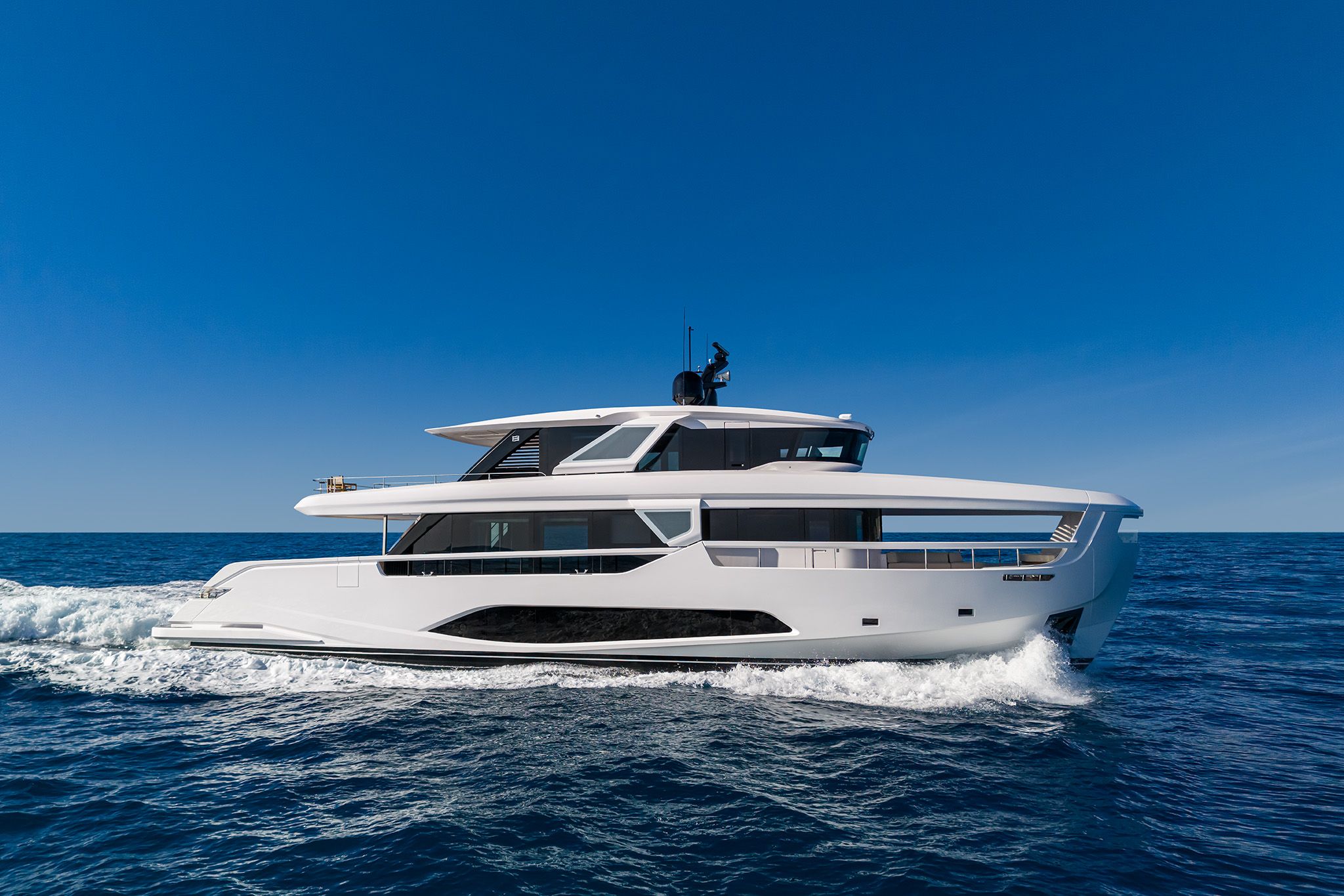 Ferretti Yachts Infynito 90
