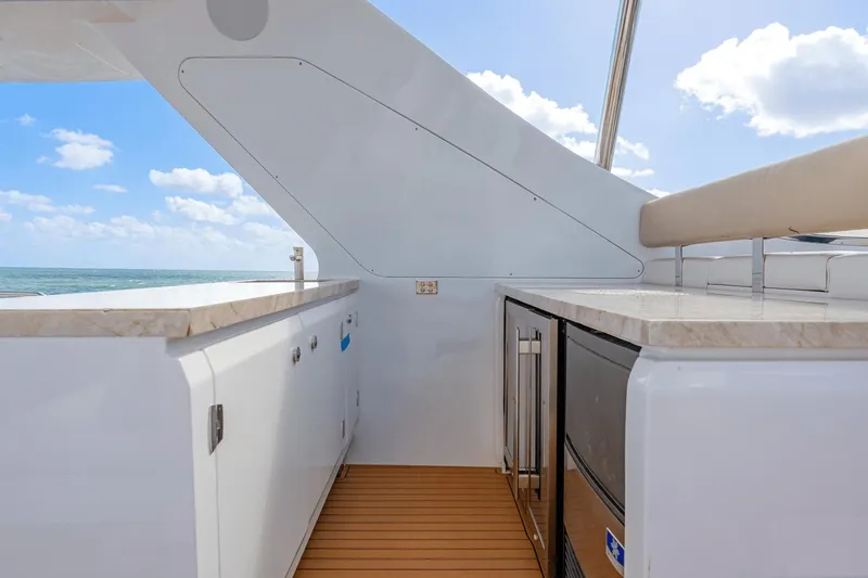 Amanecer Yacht Photos Pics 