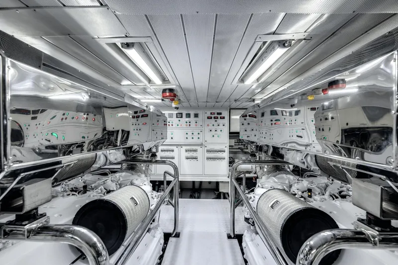 Amanecer Yacht Photos Pics 